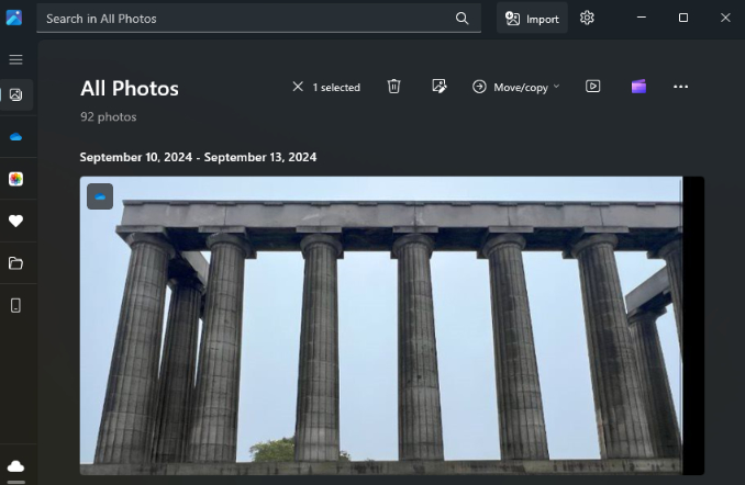Transfer photos from iPhone to laptop using Windows Photo